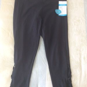 Marika black Capri workout leggings